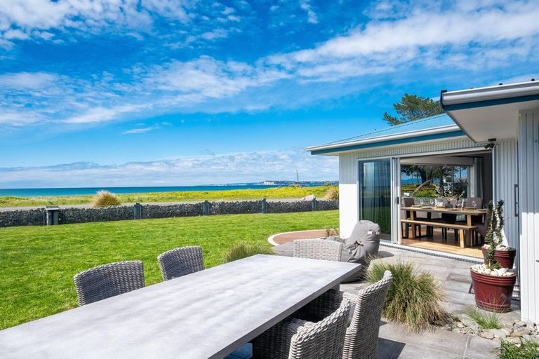 Photo of property in 60 Le Quesne Road, Bay View, Napier, 4104