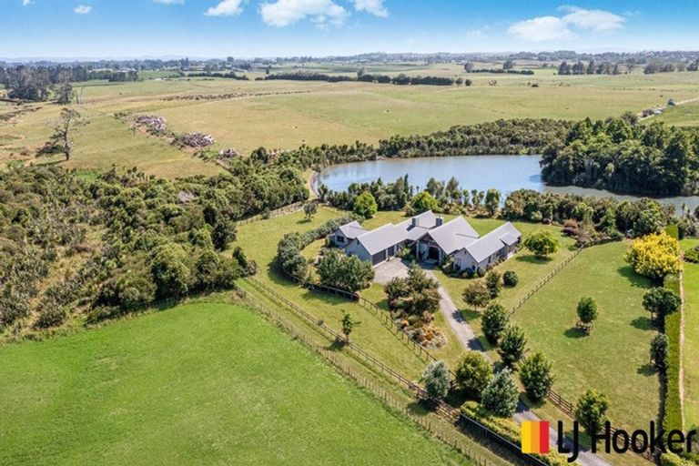 Photo of property in 98 Bushlake Way, Kingseat, Papakura, 2580