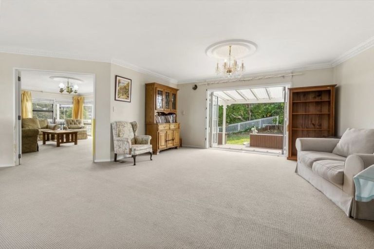 Photo of property in 11 Homewood Place, Chatswood, Auckland, 0626