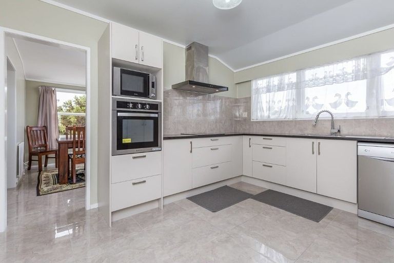 Photo of property in 9 Tatariki Street, Rosehill, Papakura, 2113