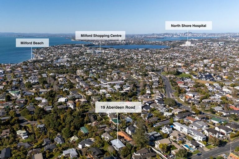 Photo of property in 19 Aberdeen Road, Castor Bay, Auckland, 0620