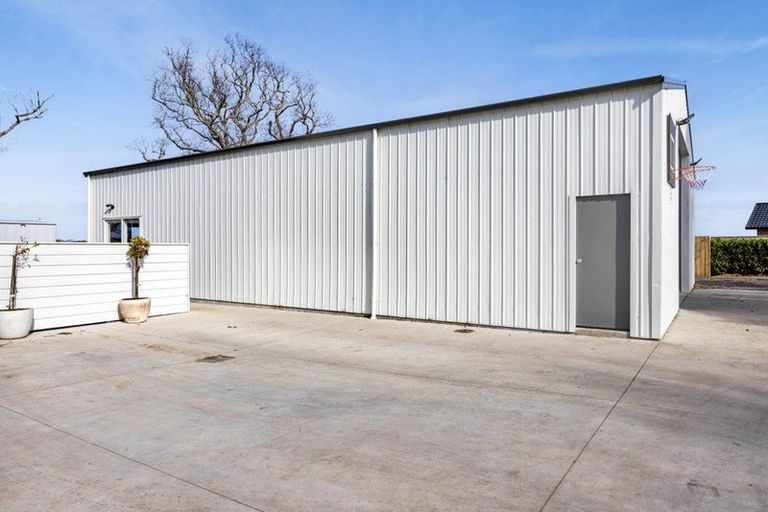 Photo of property in 76 Turuturu Road, Hawera, 4674