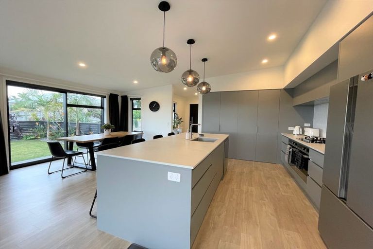 Photo of property in 2 Piper Way, Glen Avon, New Plymouth, 4312