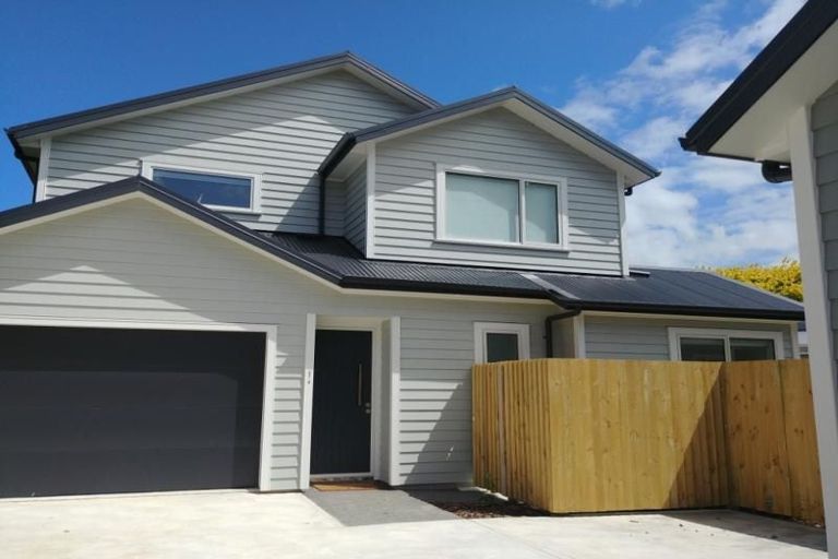 Photo of property in 67a Randwick Crescent, Moera, Lower Hutt, 5010