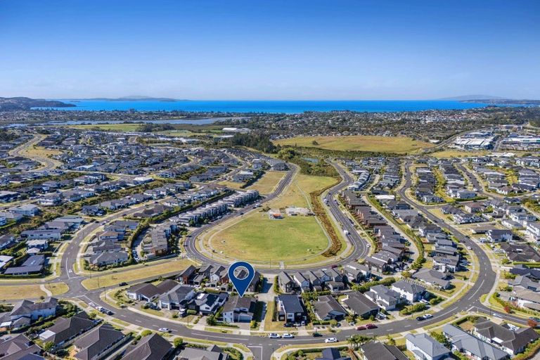 Photo of property in 68 Colonial Drive, Silverdale, 0932