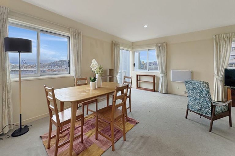 Photo of property in Mansfield Towers, 1 Grant Road, Thorndon, Wellington, 6011