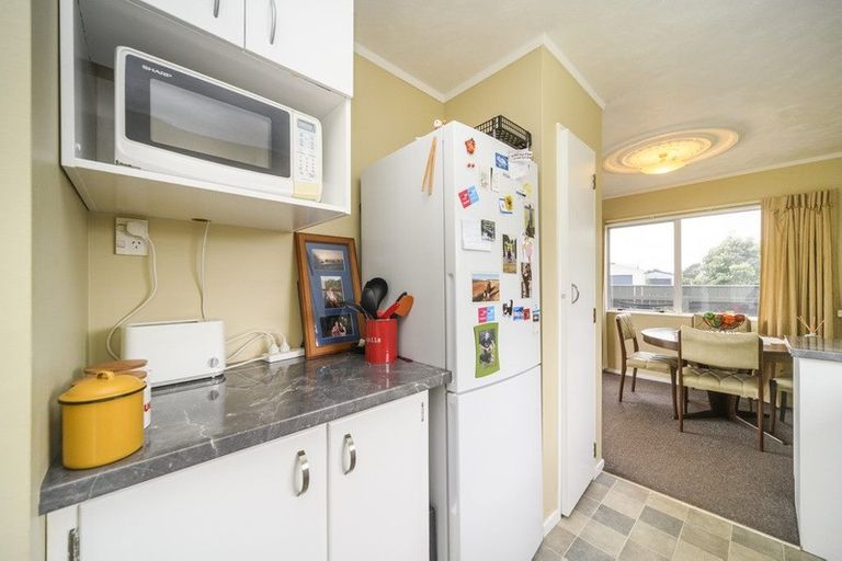 Photo of property in 17 Cargill Grove, Kelvin Grove, Palmerston North, 4414