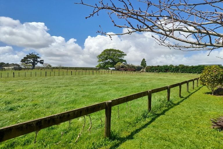 Photo of property in 84 Kidd Road, Waiuku, 2682