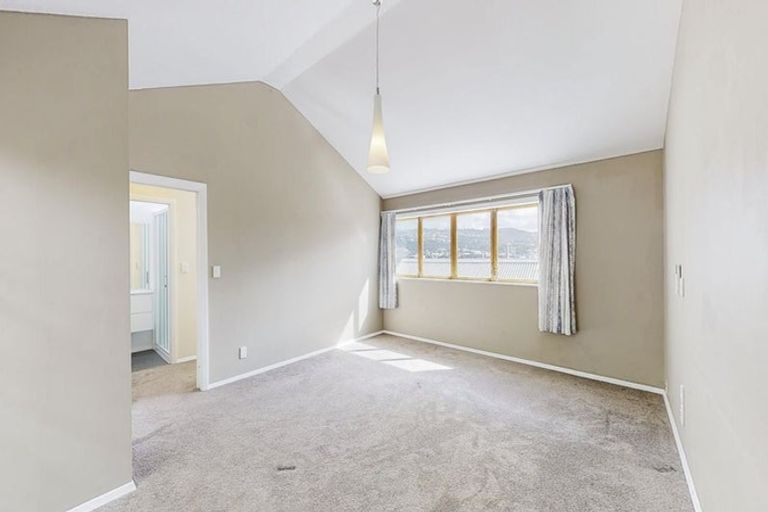 Photo of property in 19 Scarborough Terrace, Mount Victoria, Wellington, 6011