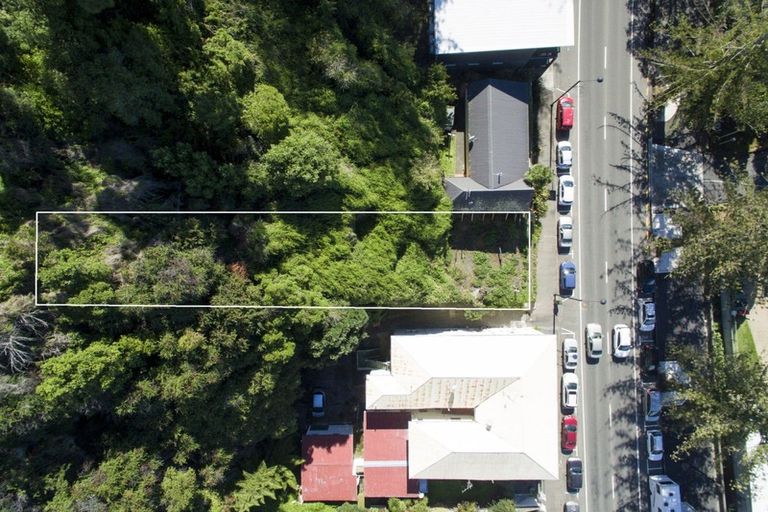 Photo of property in 25 Marine Parade, Bluff Hill, Napier, 4110