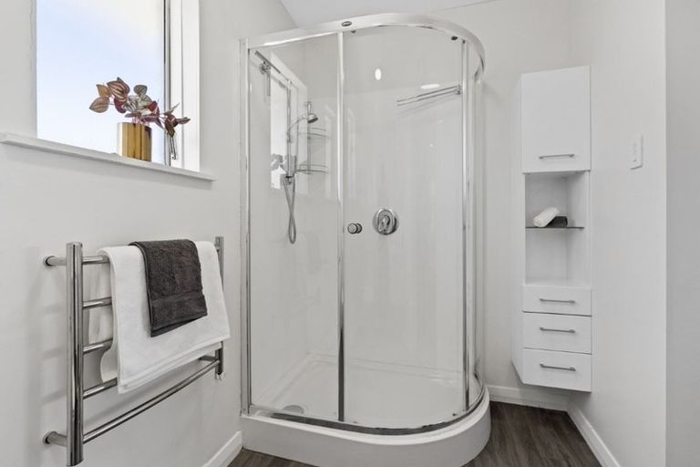 Photo of property in 84 Farquhars Road, Redwood, Christchurch, 8051