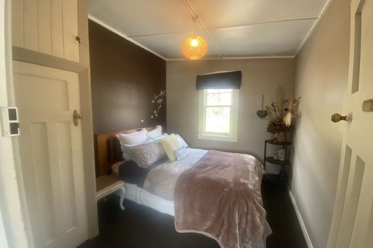 Photo of property in 71 Kent Street, Picton, 7220