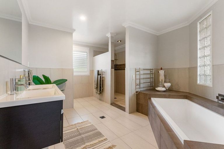 Photo of property in 28 Garvan Glen, Pyes Pa, Tauranga, 3112