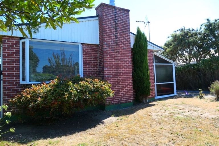 Photo of property in 33 Donnington Street, Parklands, Christchurch, 8083