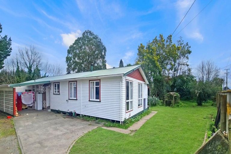 Photo of property in 100 Alexandra Street, Marton, 4710