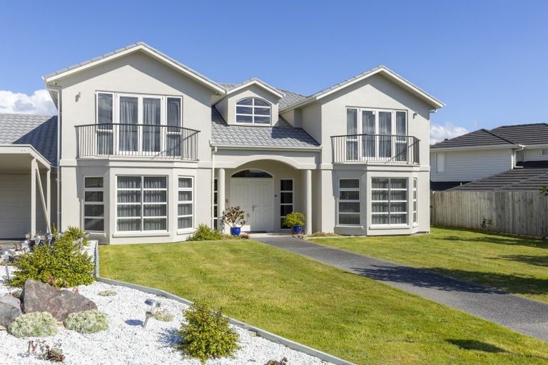 Photo of property in 28 Magnolia Rise, Waipahihi, Taupo, 3330