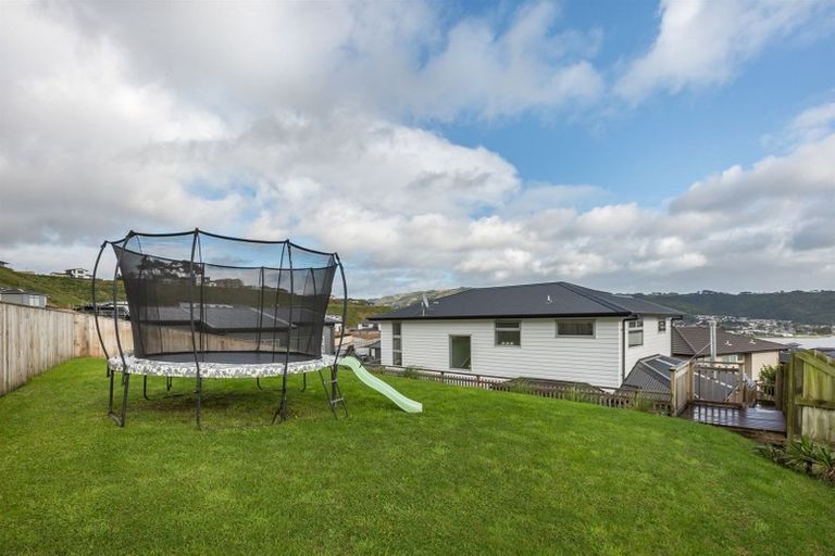 Photo of property in 7 Waitaria Terrace, Aotea, Porirua, 5024