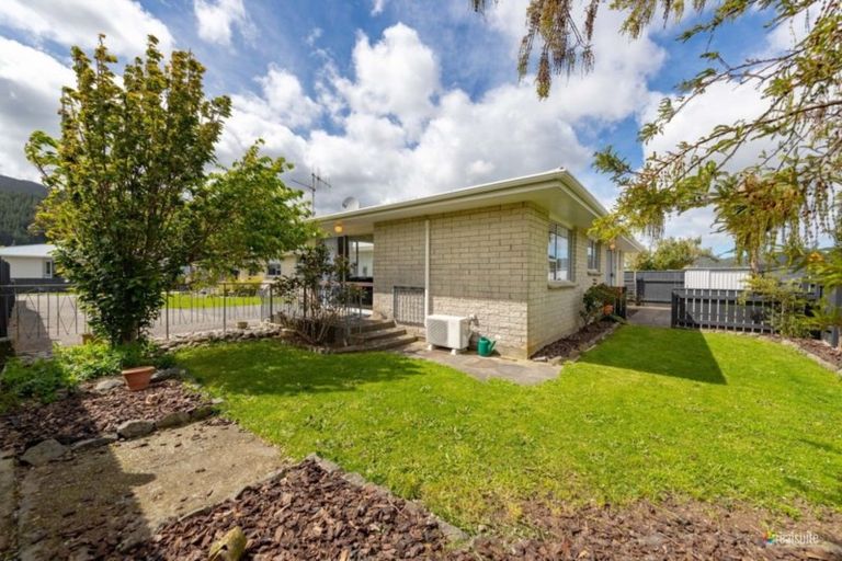 Photo of property in 1/17 Wimbledon Grove, Wainuiomata, Lower Hutt, 5014