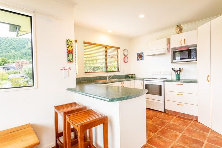 Photo of property in 28 Nyhane Drive, Ligar Bay, Takaka, 7183