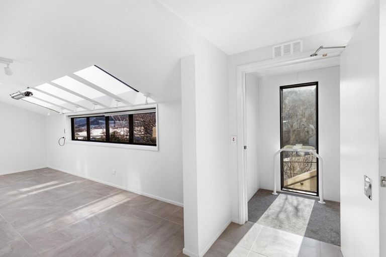 Photo of property in 22 Fox's Terrace, Arrowtown, 9302