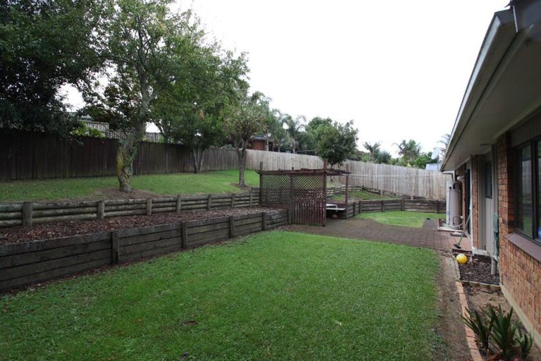 Photo of property in 11 Palmyra Way, Half Moon Bay, Auckland, 2012