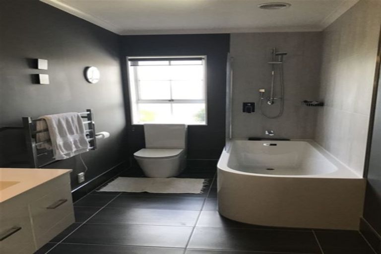 Photo of property in 106 Hamurana Road, Omokoroa, 3114