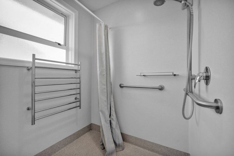 Photo of property in 16 Plympton Street, Brooklands, New Plymouth, 4310