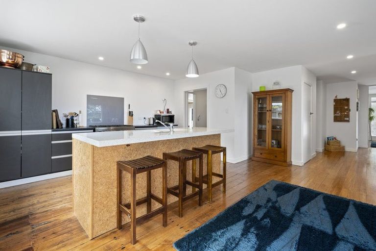 Photo of property in 353 North Manakau Road, Manakau, Levin, 5573