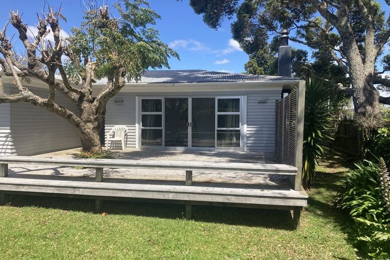 Photo of property in 99 Gloria Avenue, Te Atatu Peninsula, Auckland, 0610