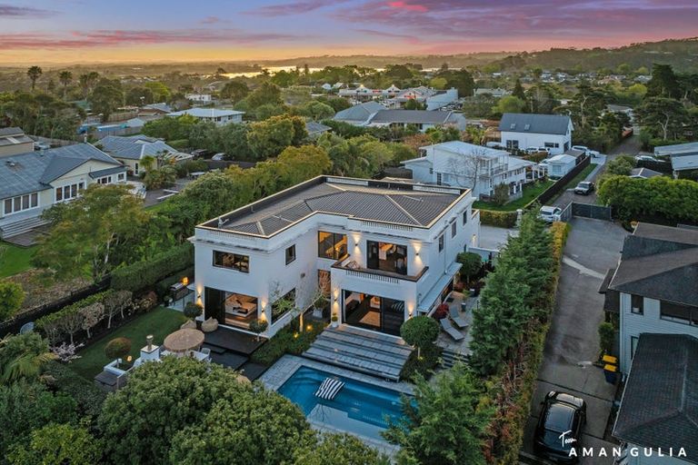 Photo of property in 11b Greenhithe Road, Greenhithe, Auckland, 0632