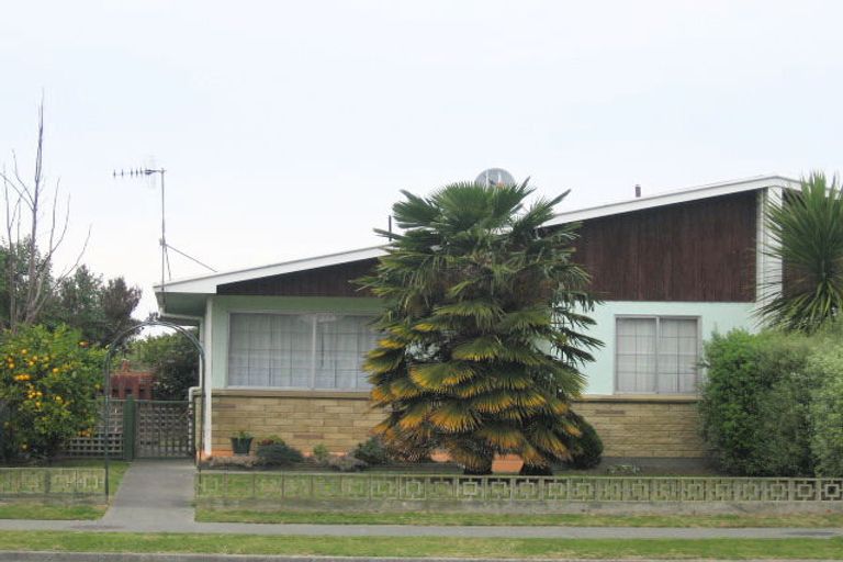 Photo of property in 2/62 Gloucester Street, Greenmeadows, Napier, 4112