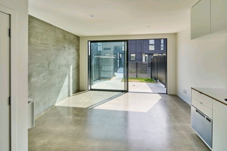 Photo of property in 15 Te Ara O Paetutu, Petone, Lower Hutt, 5012