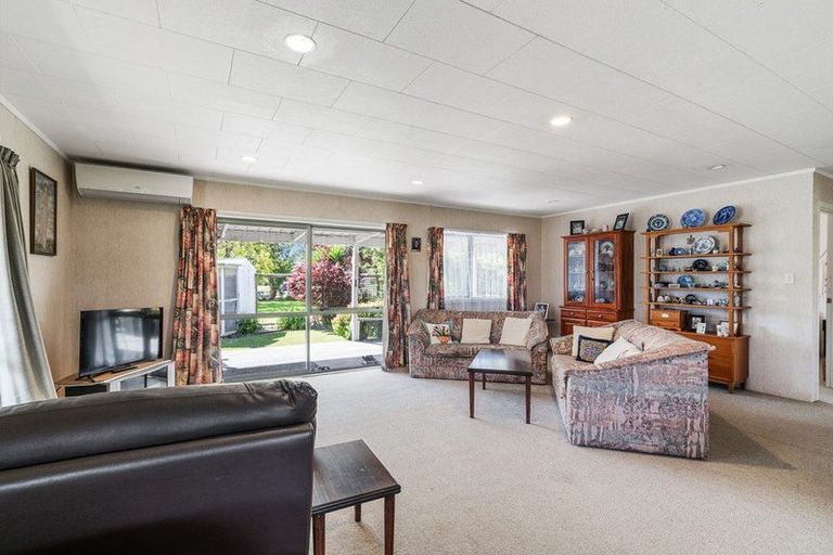 Photo of property in 49 Orere Point Road, Orere Point, Papakura, 2585