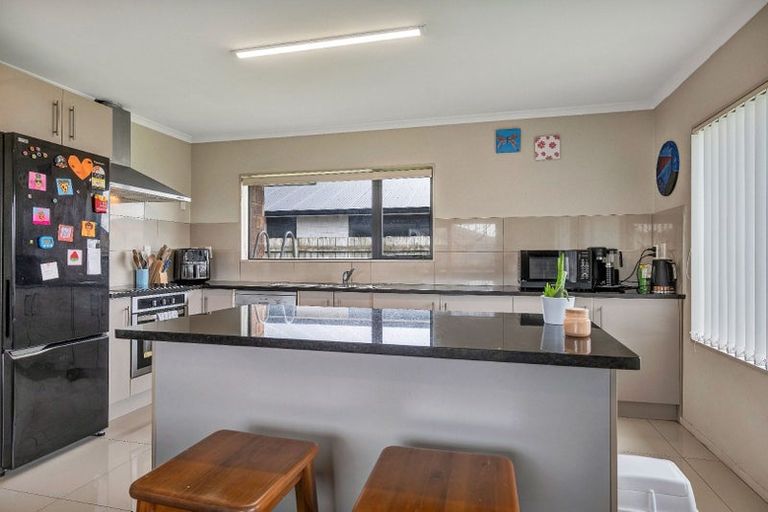 Photo of property in 2 Reremoana Close, Hawera, 4610