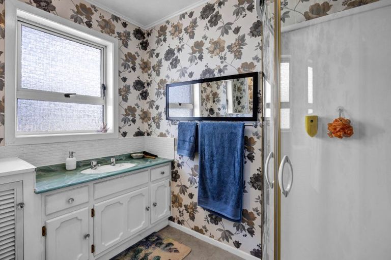 Photo of property in 37 Clifton Drive, Waitara, 4320