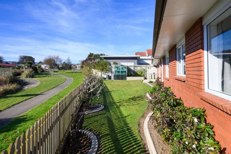 Photo of property in 1a Kings Court, Roslyn, Palmerston North, 4414