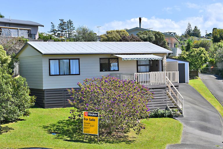 Photo of property in 15 Gerontius Lane, Snells Beach, 0920