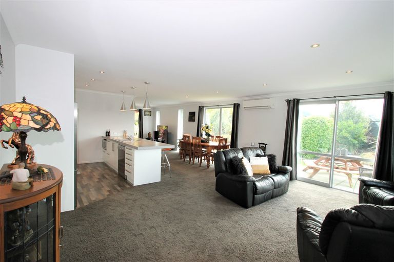 Photo of property in 43 Tara Hills Drive, North Taieri, Mosgiel, 9092