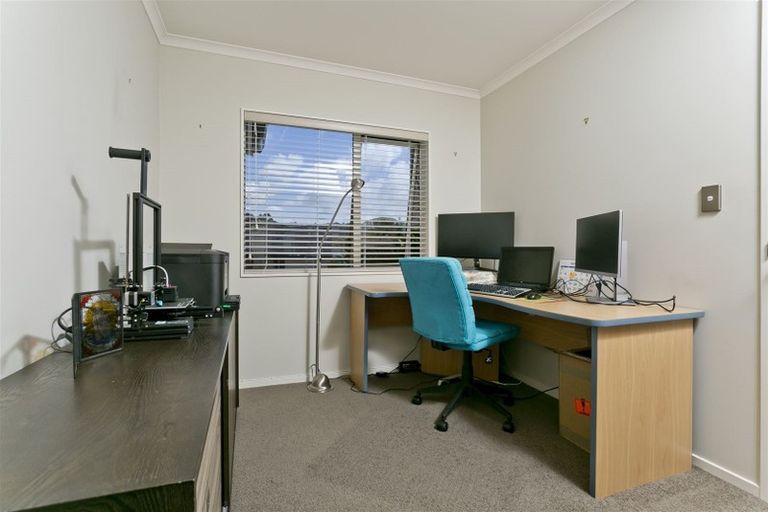 Photo of property in 11 Fendalton Place, Hatfields Beach, Orewa, 0931