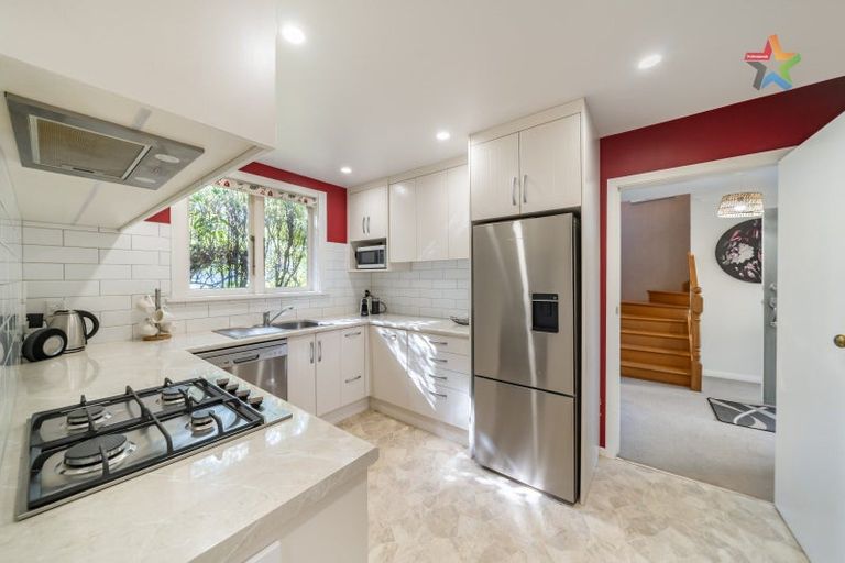 Photo of property in 44 Norton Park Avenue, Fairfield, Lower Hutt, 5011