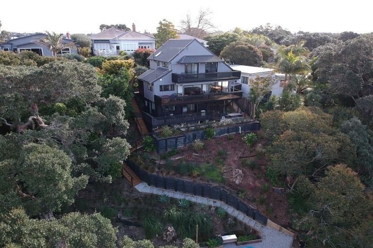 Photo of property in 31 Waimana Avenue, Northcote Point, Auckland, 0627