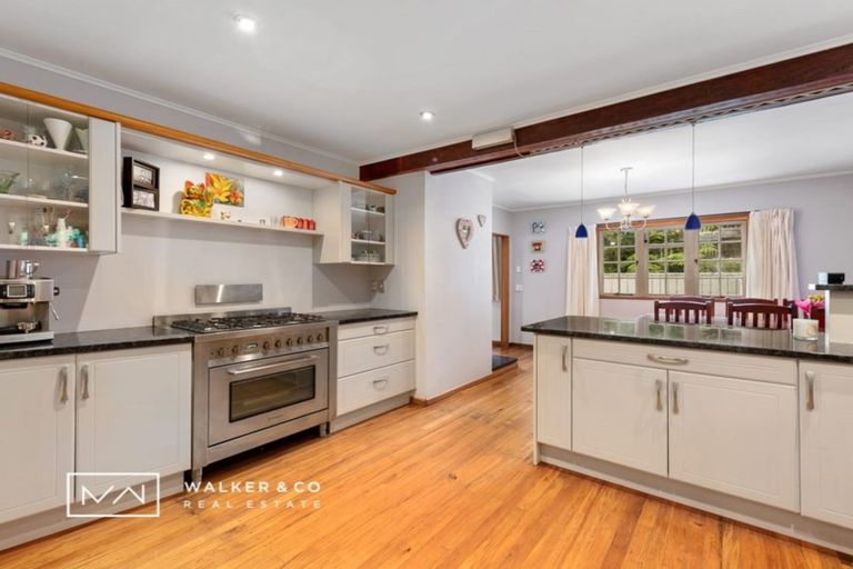 Photo of property in 4 Elmslie Road, Pinehaven, Upper Hutt, 5019