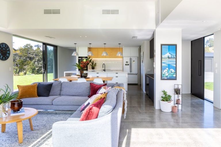 Photo of property in 99b Pebble Brook Road, Waitoki, Silverdale, 0994