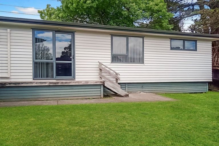 Photo of property in 5 Mcburney Place, Mangere East, Auckland, 2024