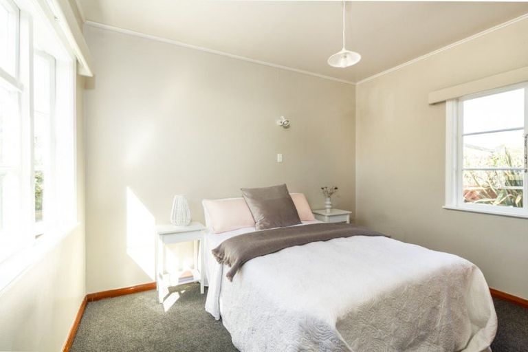 Photo of property in 82 Latham Street, Marewa, Napier, 4110