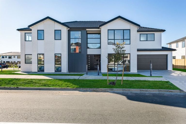 Photo of property in 70 Ksenia Drive, Flat Bush, Auckland, 2019