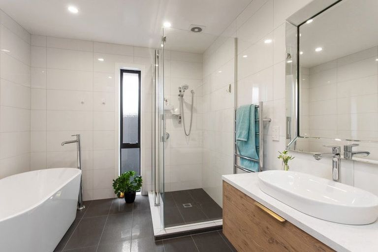 Photo of property in 10 Penhelig Place, Burnside, Christchurch, 8053