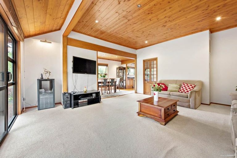 Photo of property in 22 Godley Road, Green Bay, Auckland, 0604