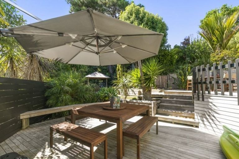 Photo of property in 20 Saddleback Rise, Murrays Bay, Auckland, 0630