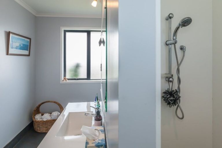 Photo of property in 7 Oxnam Place, Foxton Beach, Foxton, 4815